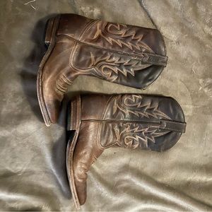 Women’s boulet cowboy boots size 6